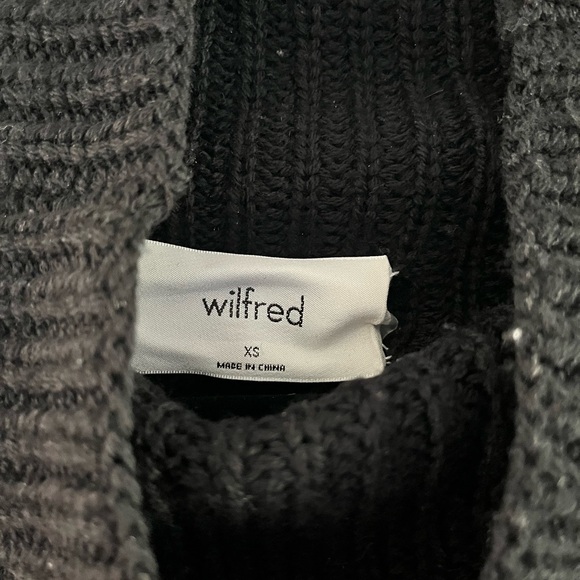 ARITZIA Wilfred Montpellier turtleneck sweater - Picture 2 of 3